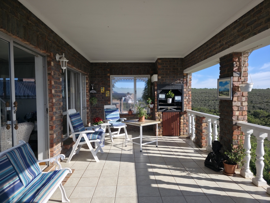 3 Bedroom Property for Sale in Wavecrest Eastern Cape